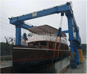 無錫-液壓輪胎式船艇搬運機-MBH50t-7.8m