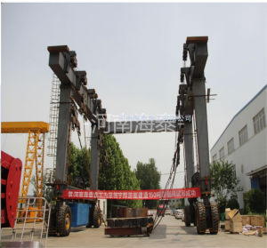 深圳宇輝-輪胎式游艇搬運機機-MBH150t-12.65m